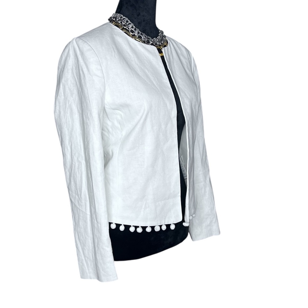 J CREW White Linen Blend Crop Jacket with Pom Poms
Fully Lined #J0946 SZ:S
